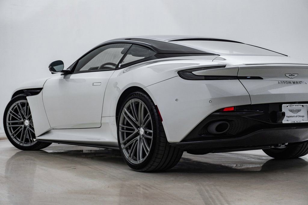 Used 2024 Aston Martin DB12 Coupe RWD image 17