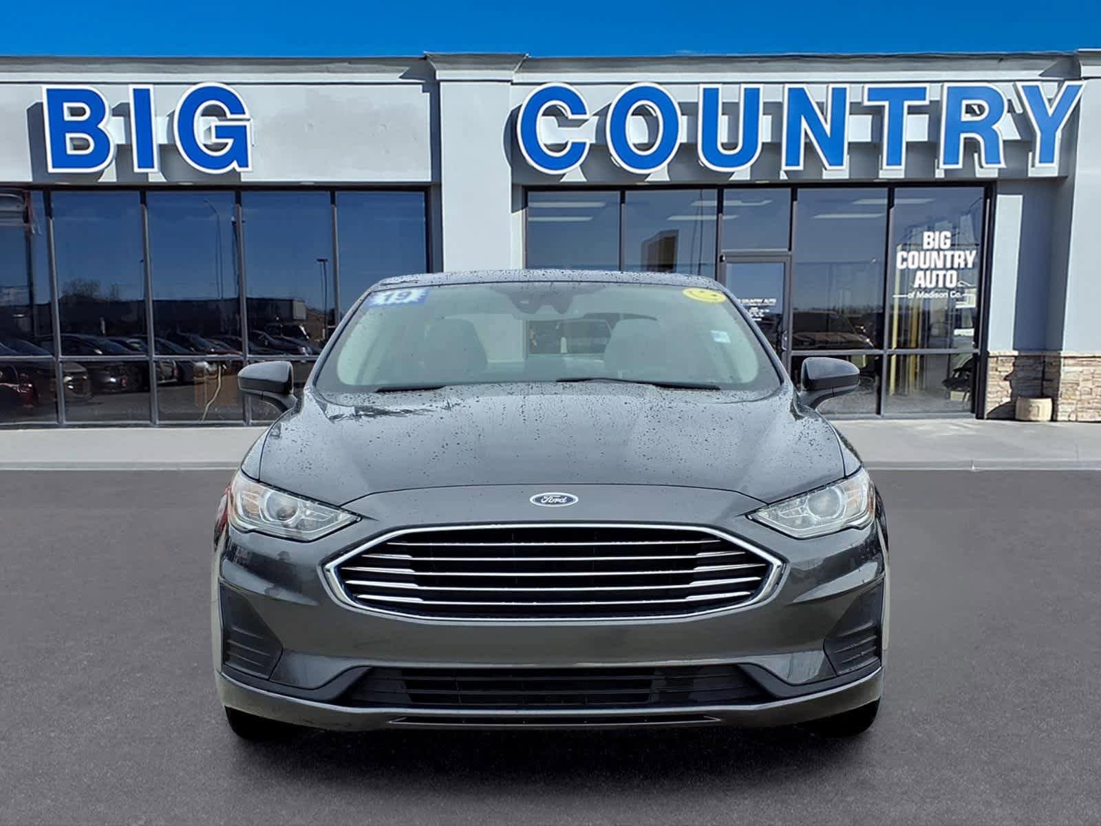 Used 2019 Ford Fusion SE FWD image 8
