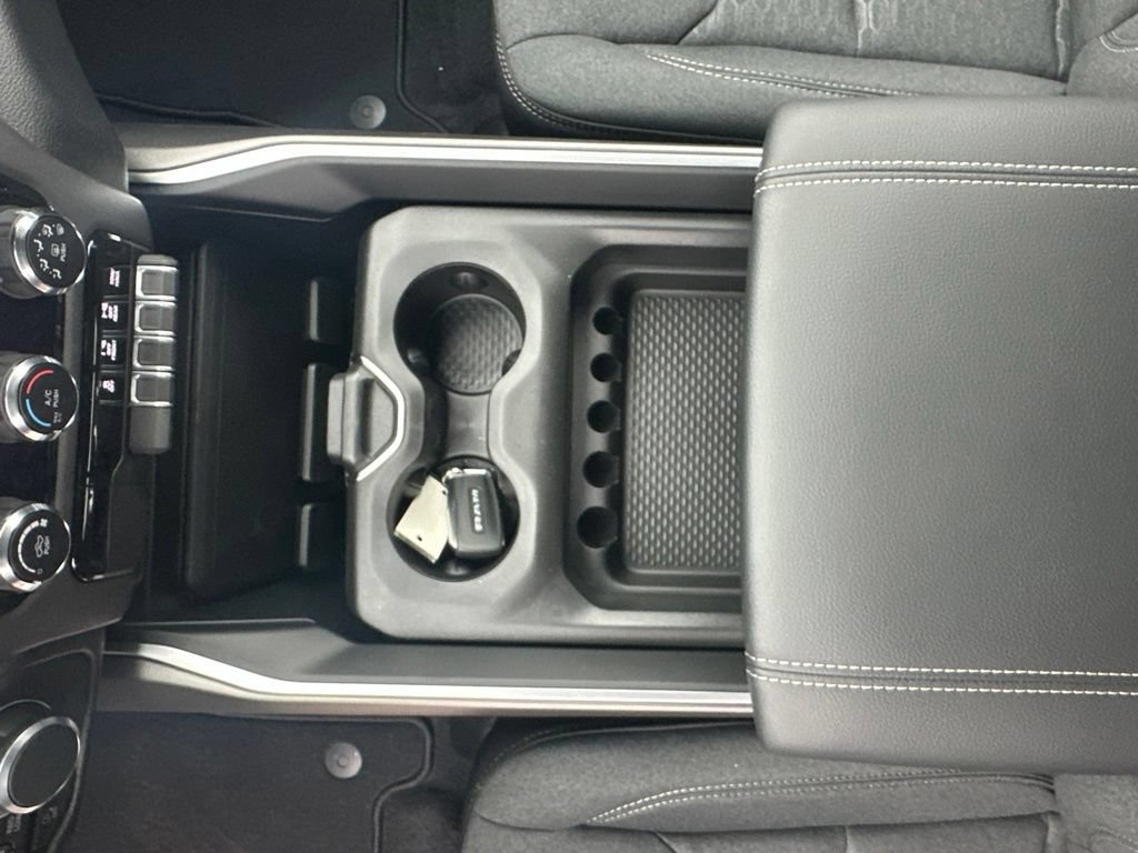 New 2026 RAM 1500 Express AWD/4WD image 30