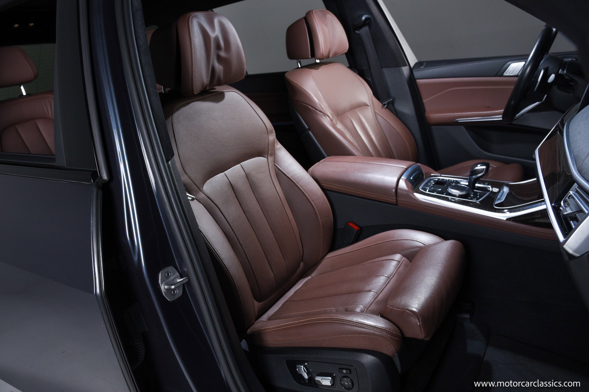 Used 2021 BMW X7 M50i image 22