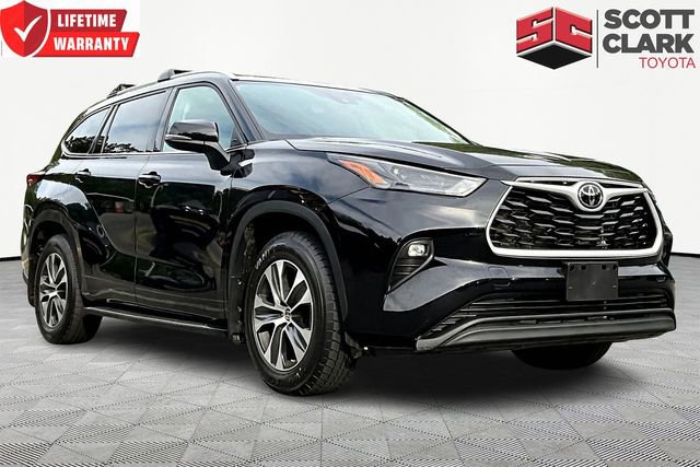 Used 2022 Toyota Highlander XLE