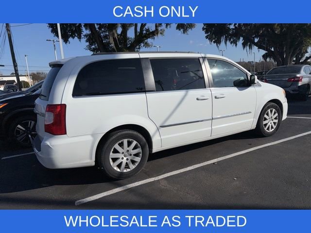 Used 2014 Chrysler Town & Country Touring image 7