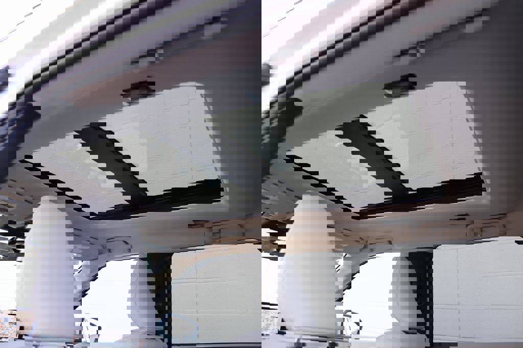 Used 2025 Mitsubishi Outlander SE image 21