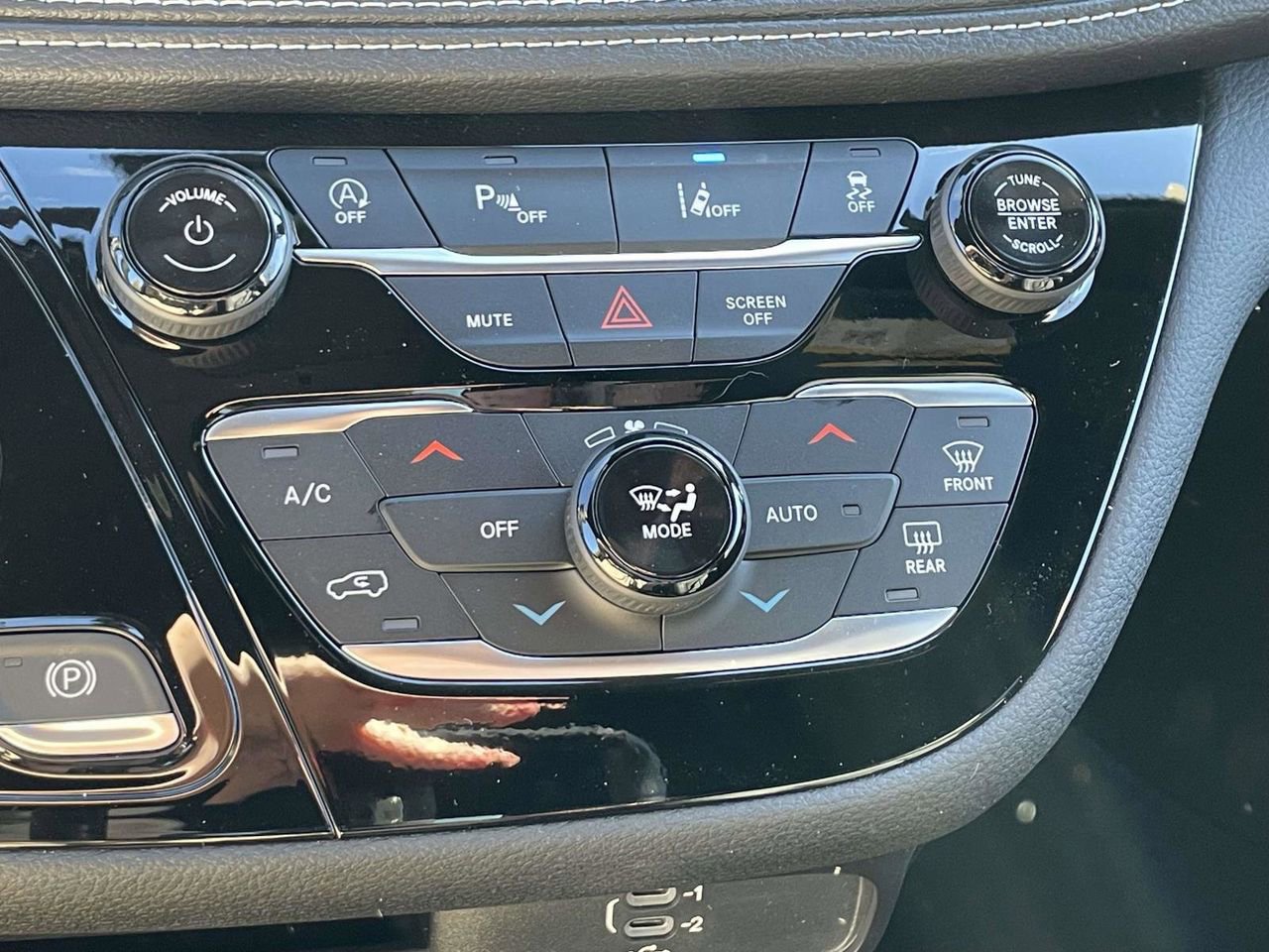 New 2026 Chrysler Pacifica Select FWD image 20