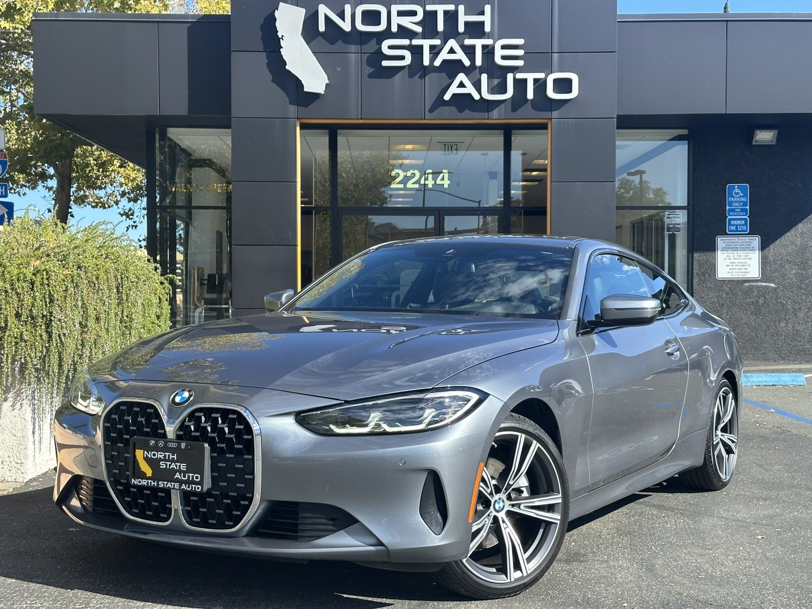Used 2022 BMW 430i xDrive Coupe w/ Convenience Package AWD/4WD image 2