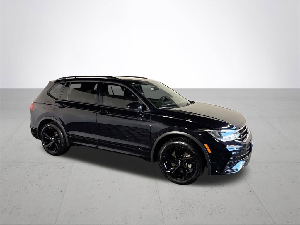 Used 2023 Volkswagen Tiguan SE R-Line image 4
