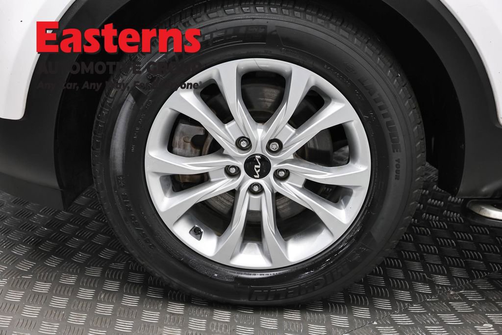 Used 2022 Kia Telluride LX AWD/4WD image 32