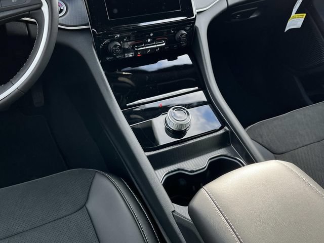 New 2025 Jeep Grand Cherokee 4WD image 14
