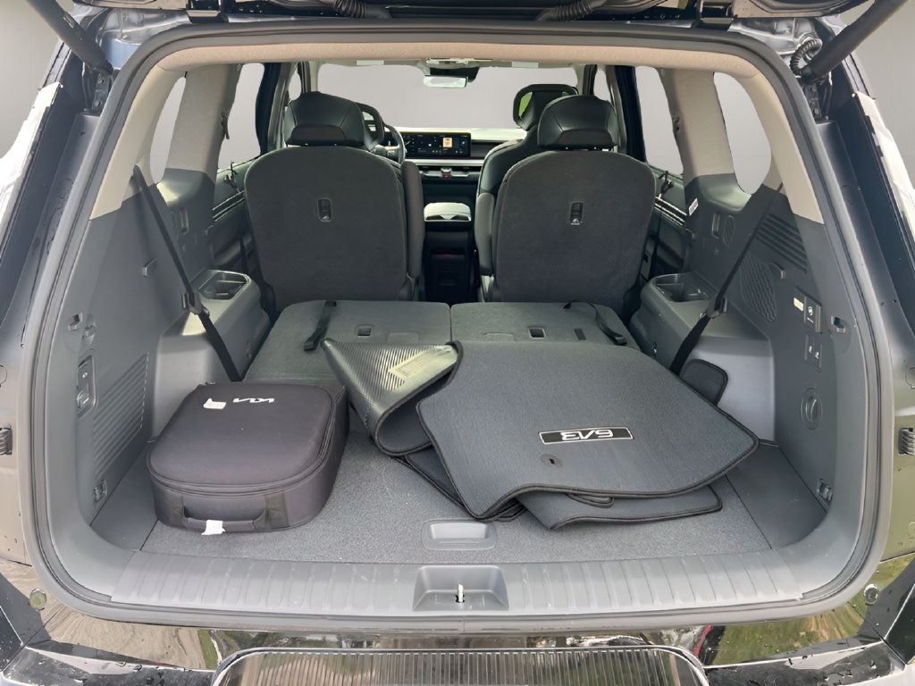 Used 2024 Kia EV9 Land AWD/4WD image 10