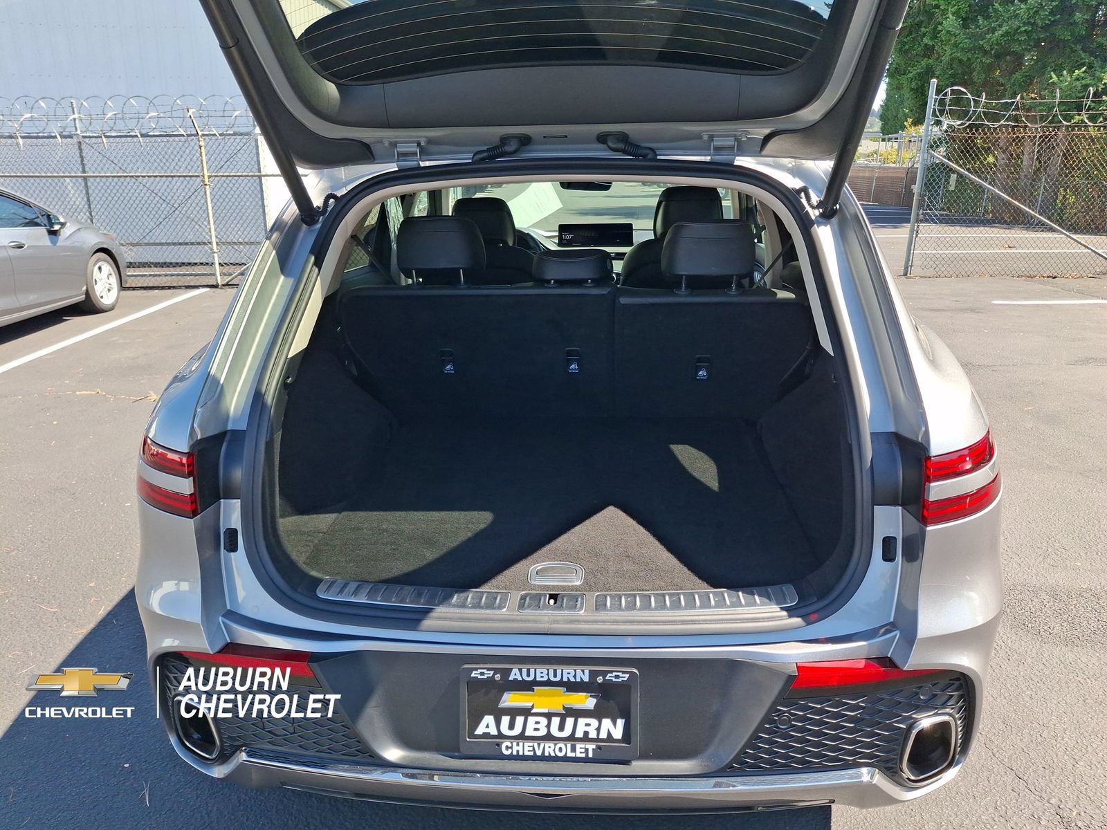 Used 2025 Genesis GV70 2.5T AWD/4WD image 17