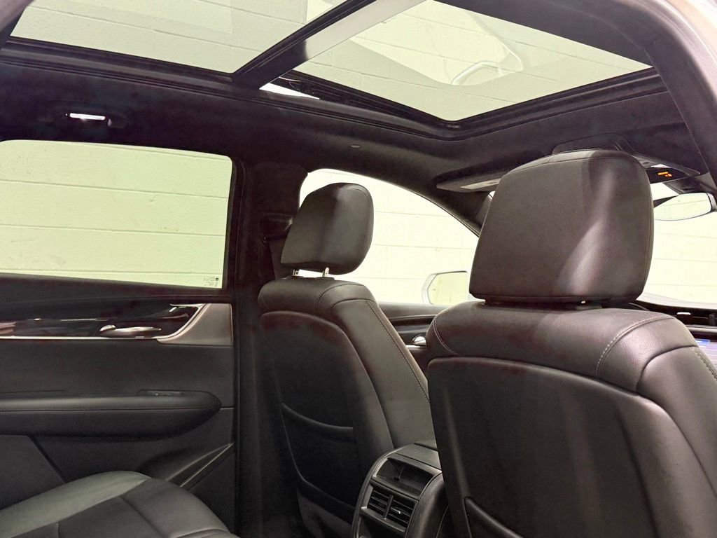 Used 2020 Cadillac XT5 Premium Luxury w/ LPO, Floor Liner Package image 40