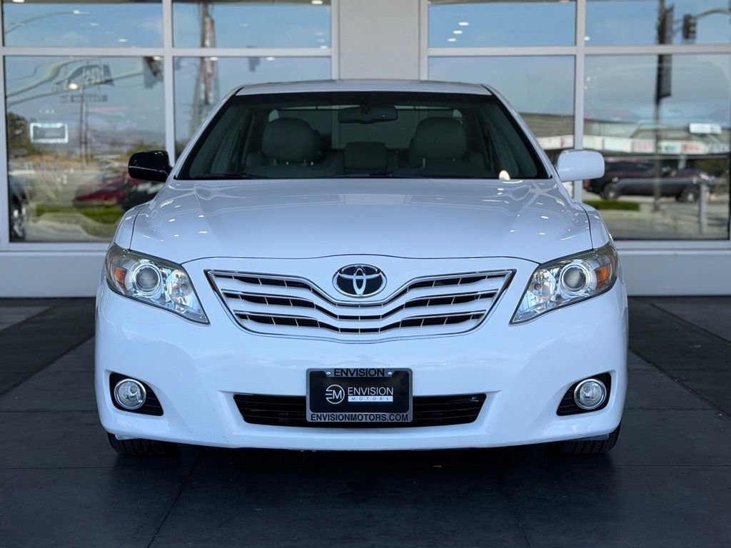 Used 2011 Toyota Camry XLE w/ XLE Extra-Value Pkg #2 image 4