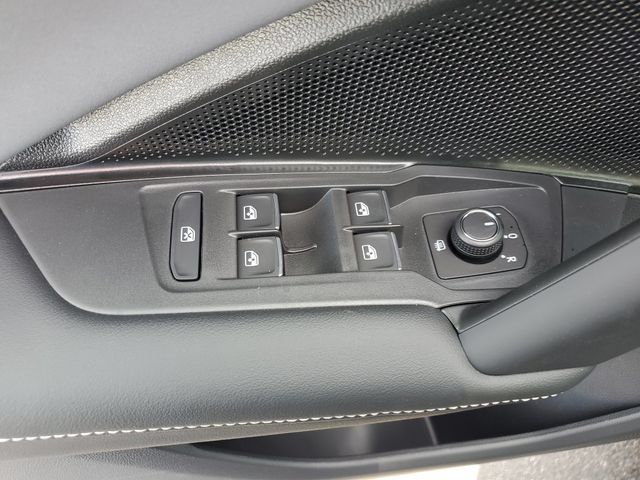 New 2026 Volkswagen Tiguan SE AWD/4WD image 16