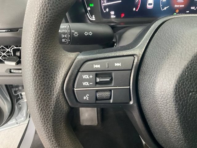 Certified 2023 Honda Accord EX image 10
