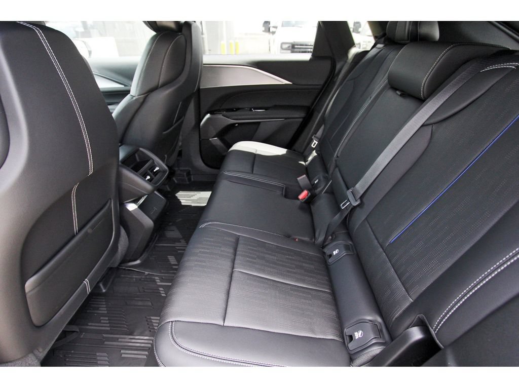 New 2027 Cadillac Lyriq Luxury AWD/4WD image 7