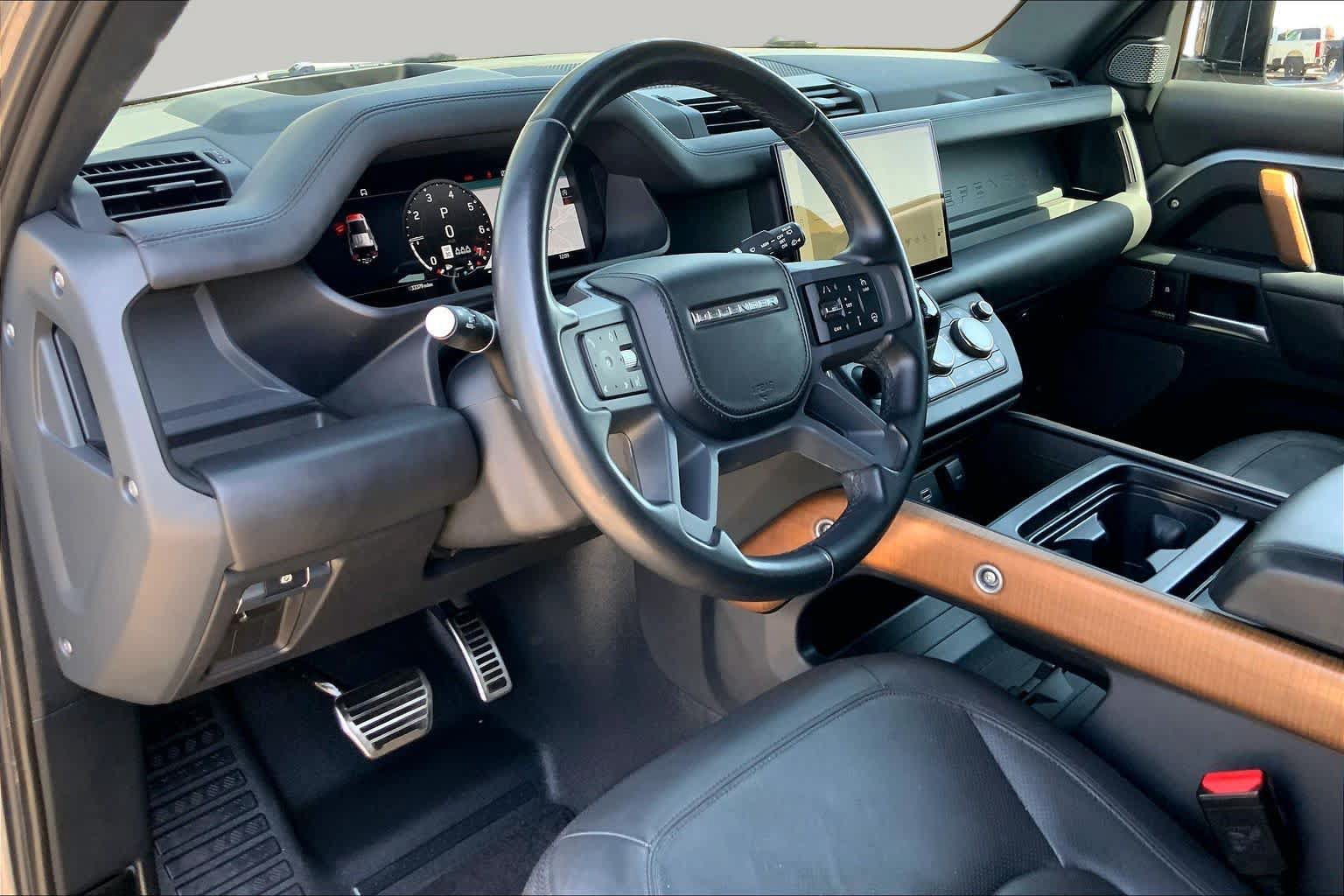 Used 2023 Land Rover Defender 110 X AWD/4WD image 18