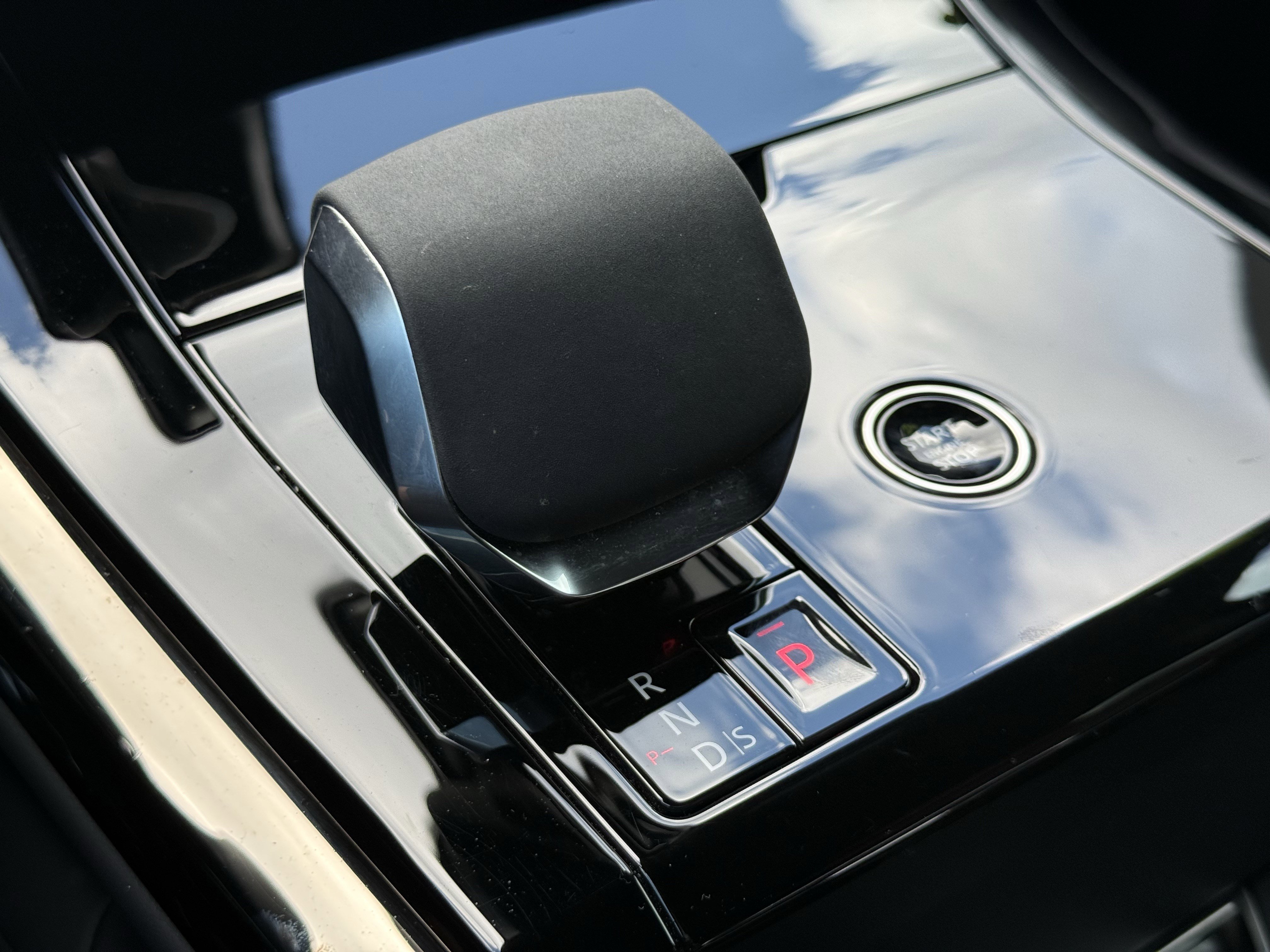 Used 2024 Land Rover Range Rover Sport Dynamic SE image 34