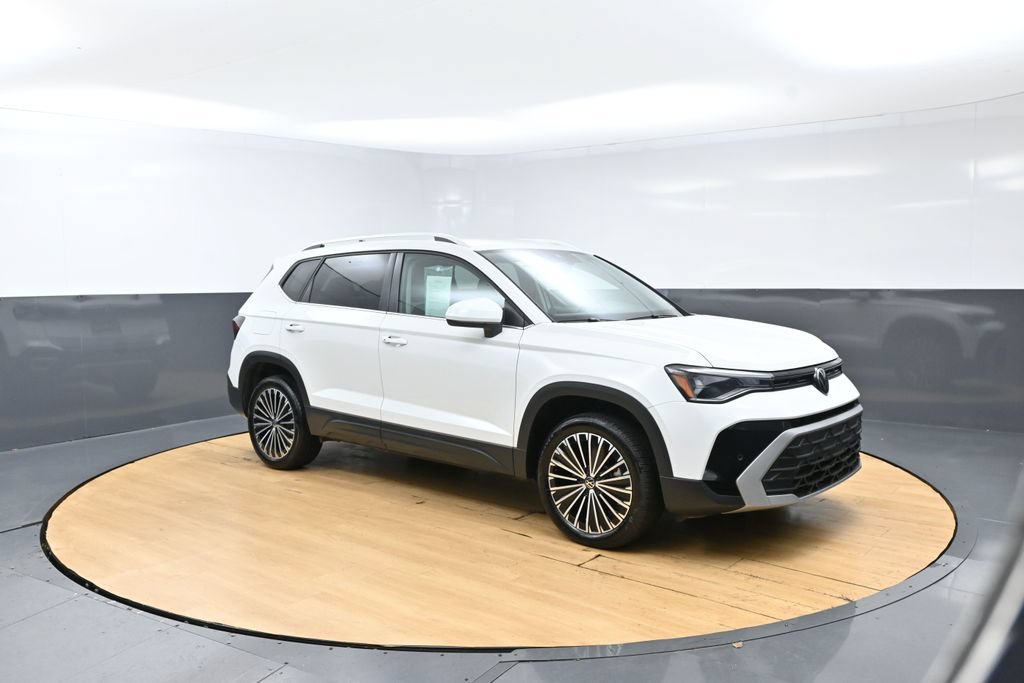 Used 2025 Volkswagen Taos SE FWD image 39