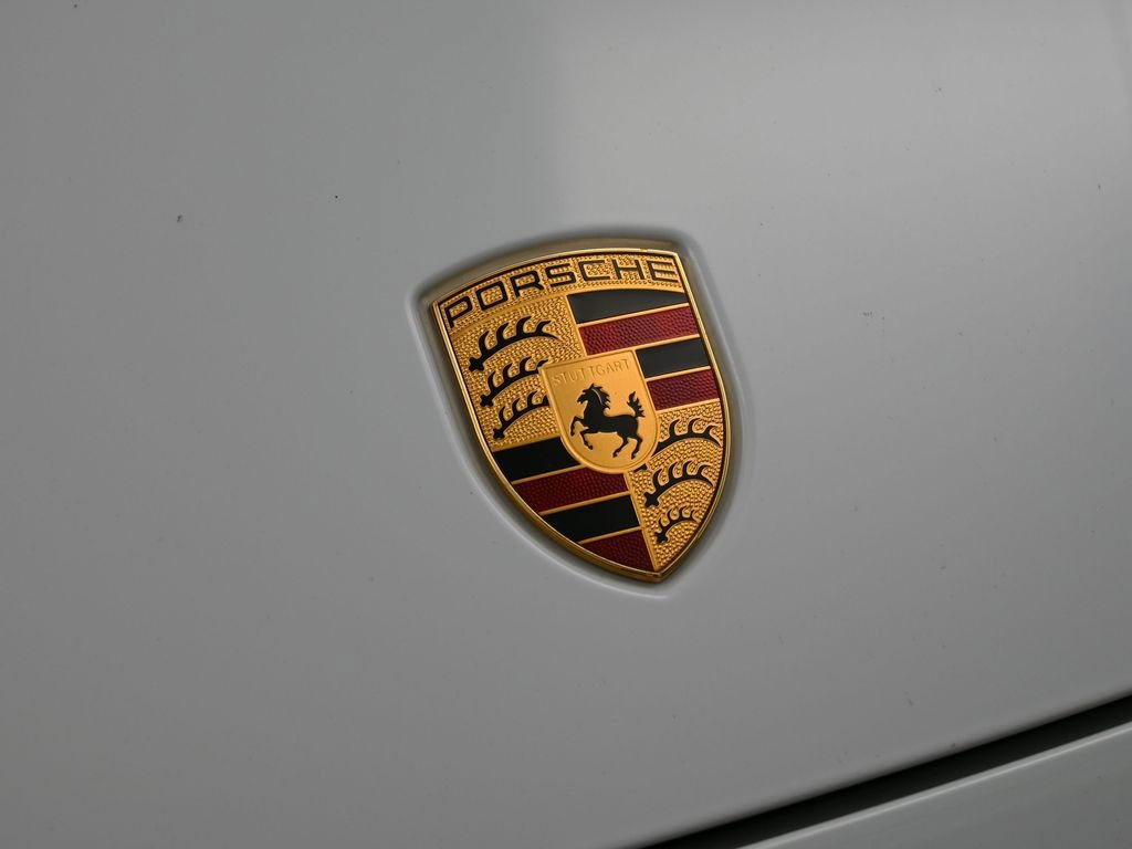Certified 2022 Porsche Cayenne E-Hybrid Coupe AWD/4WD image 13