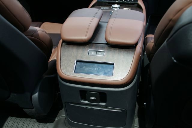 Used 2025 Lincoln Navigator Reserve AWD/4WD image 38