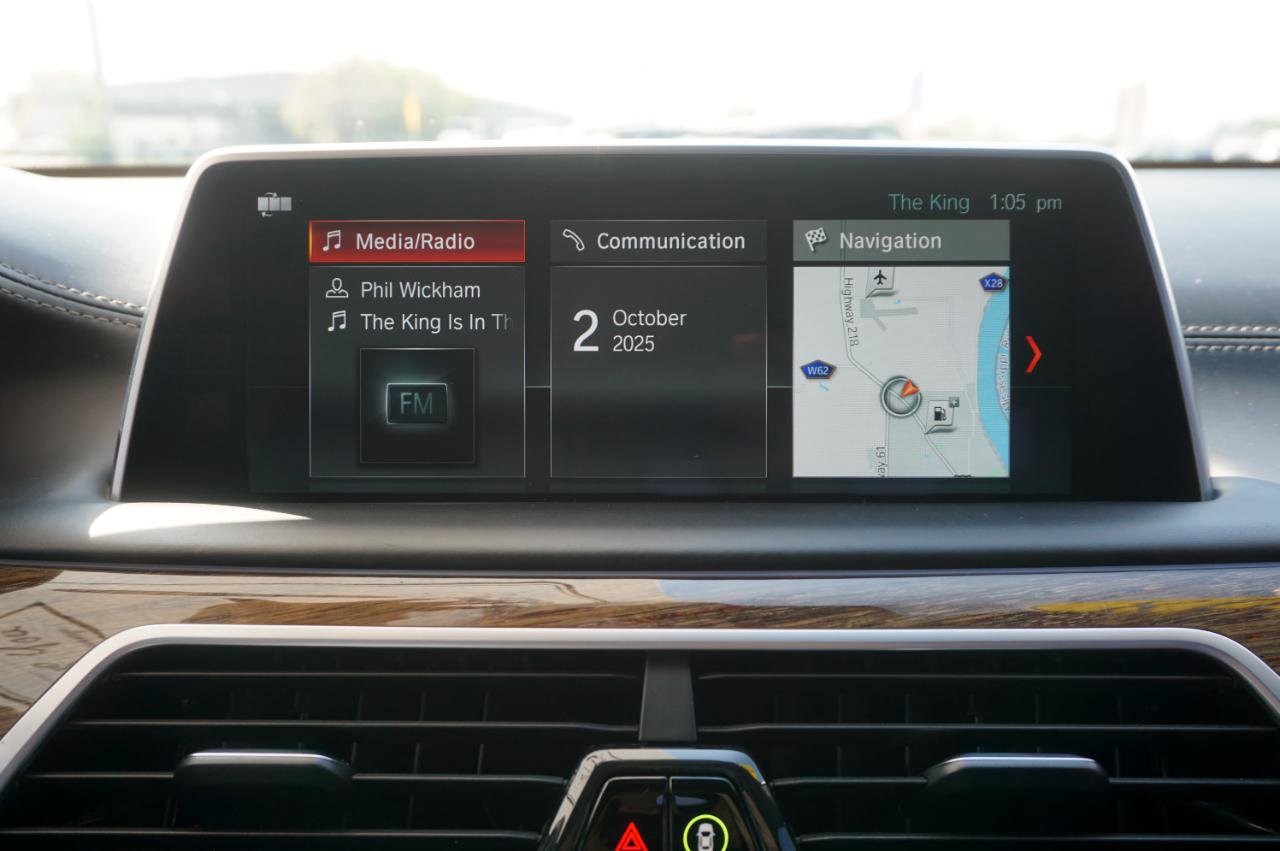 Used 2018 BMW 750i xDrive image 11