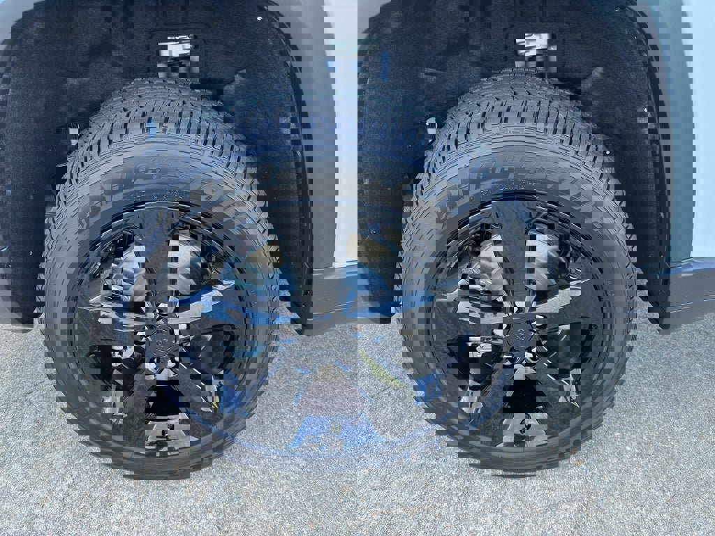 New 2025 Jeep Grand Cherokee L Altitude image 9