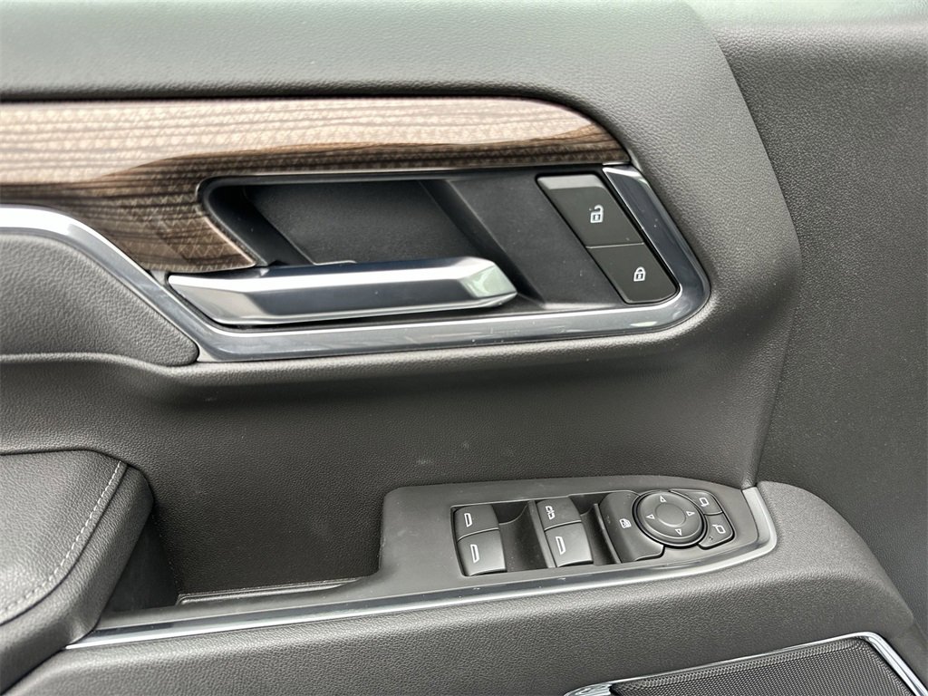 Used 2025 Chevrolet Silverado 1500 LT image 13