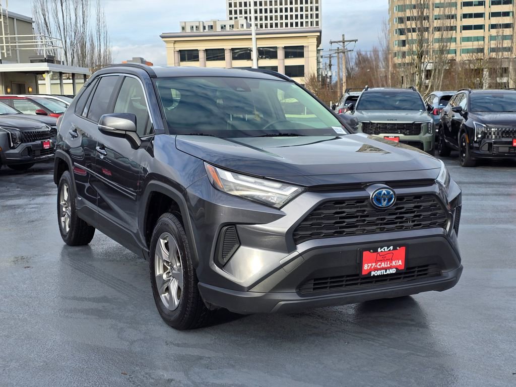 Used 2023 Toyota RAV4 LE image 7