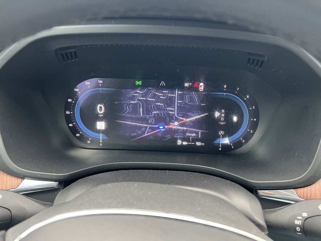 Used 2023 Volvo XC60 B5 Plus image 38