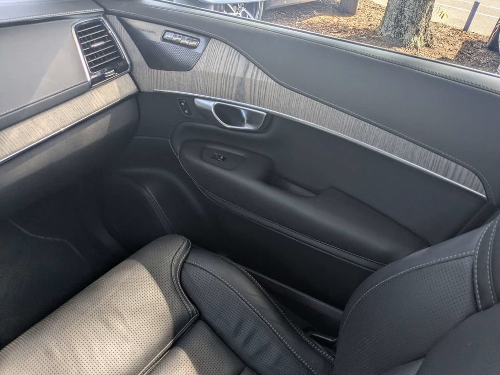 Certified 2023 Volvo XC90 B6 Ultimate AWD/4WD image 24