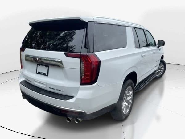 Used 2024 GMC Yukon XL Denali image 8