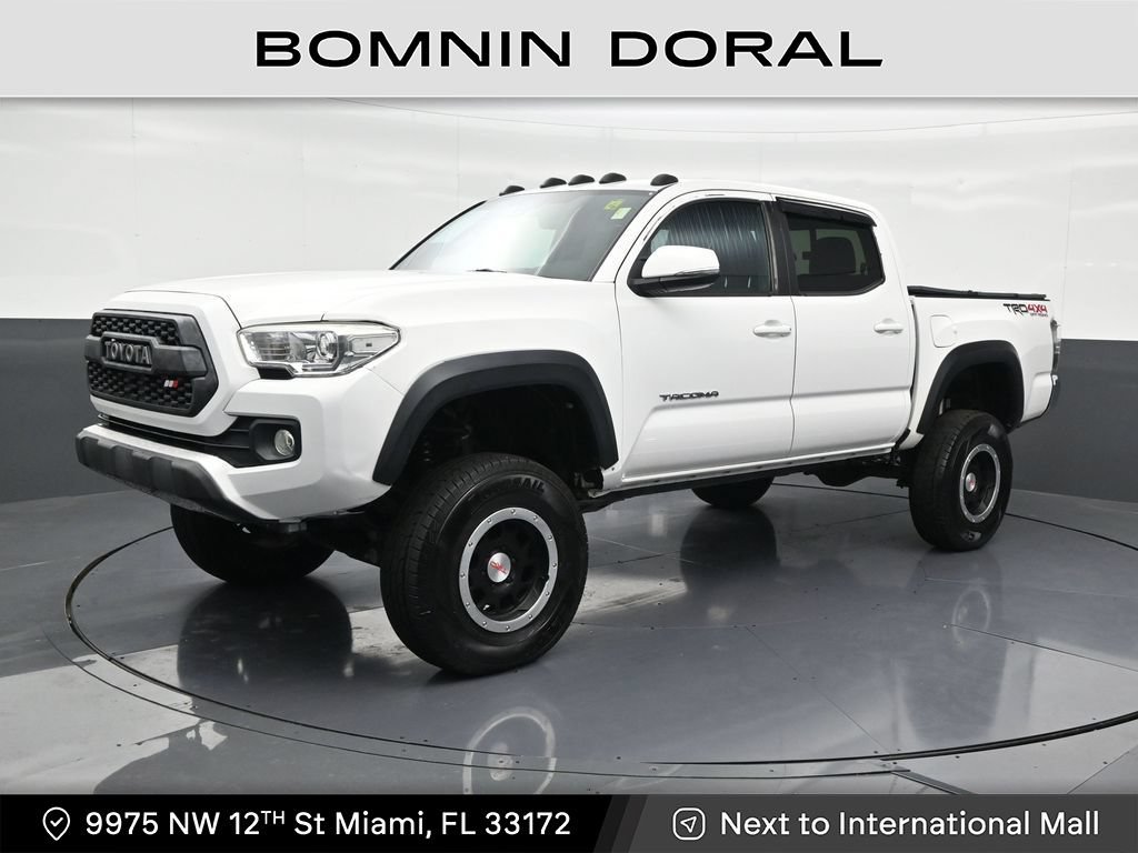 Used 2020 Toyota Tacoma TRD Off-Road AWD/4WD image 1