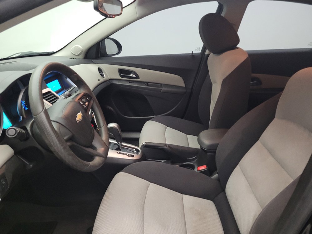 Used 2015 Chevrolet Cruze LS FWD image 17