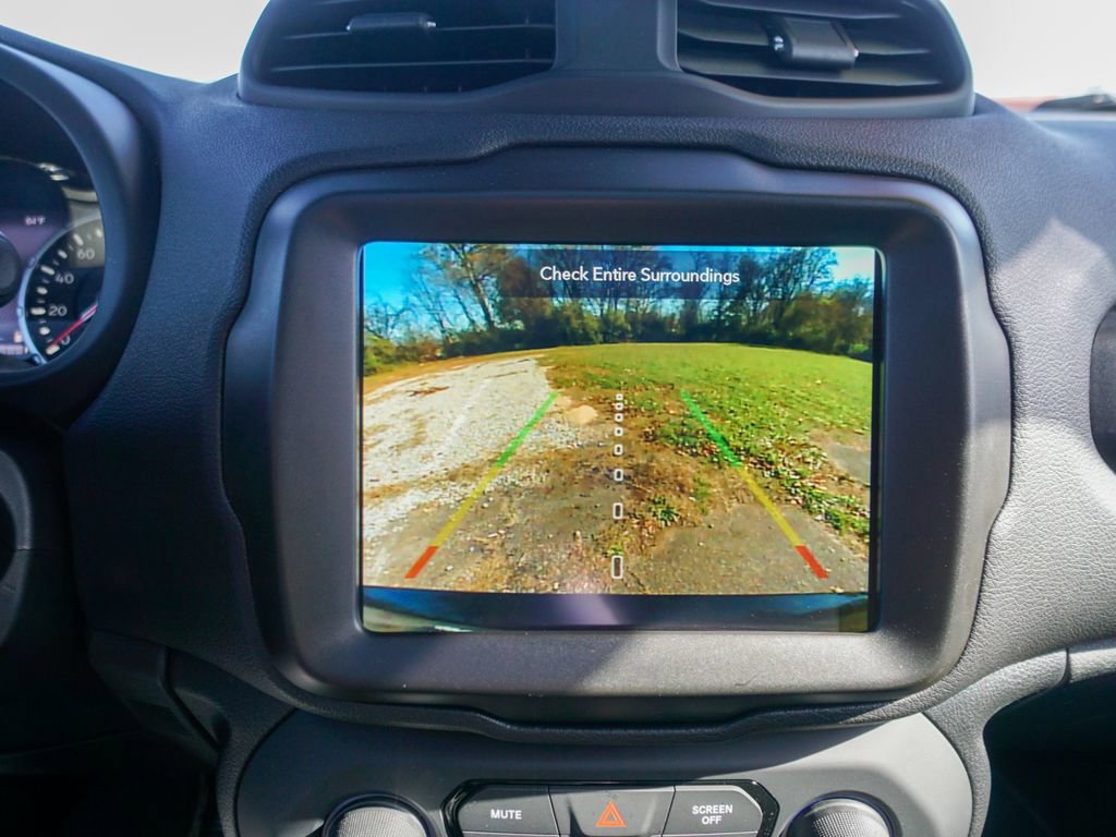 Used 2021 Jeep Renegade Latitude w/ Sun & Sound Group image 23