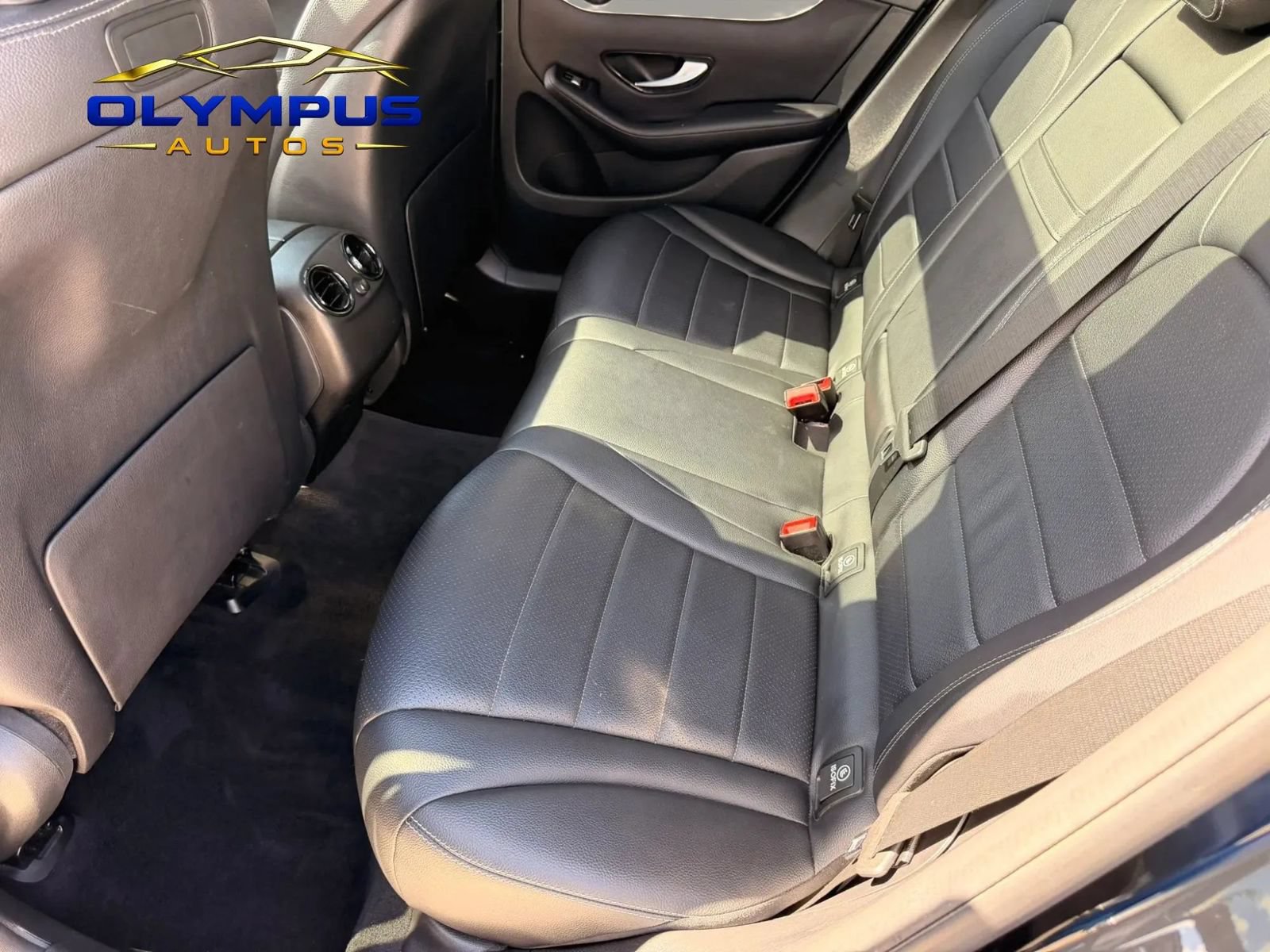 Used 2019 Mercedes-Benz GLC 300 4MATIC w/ Premium Package image 14