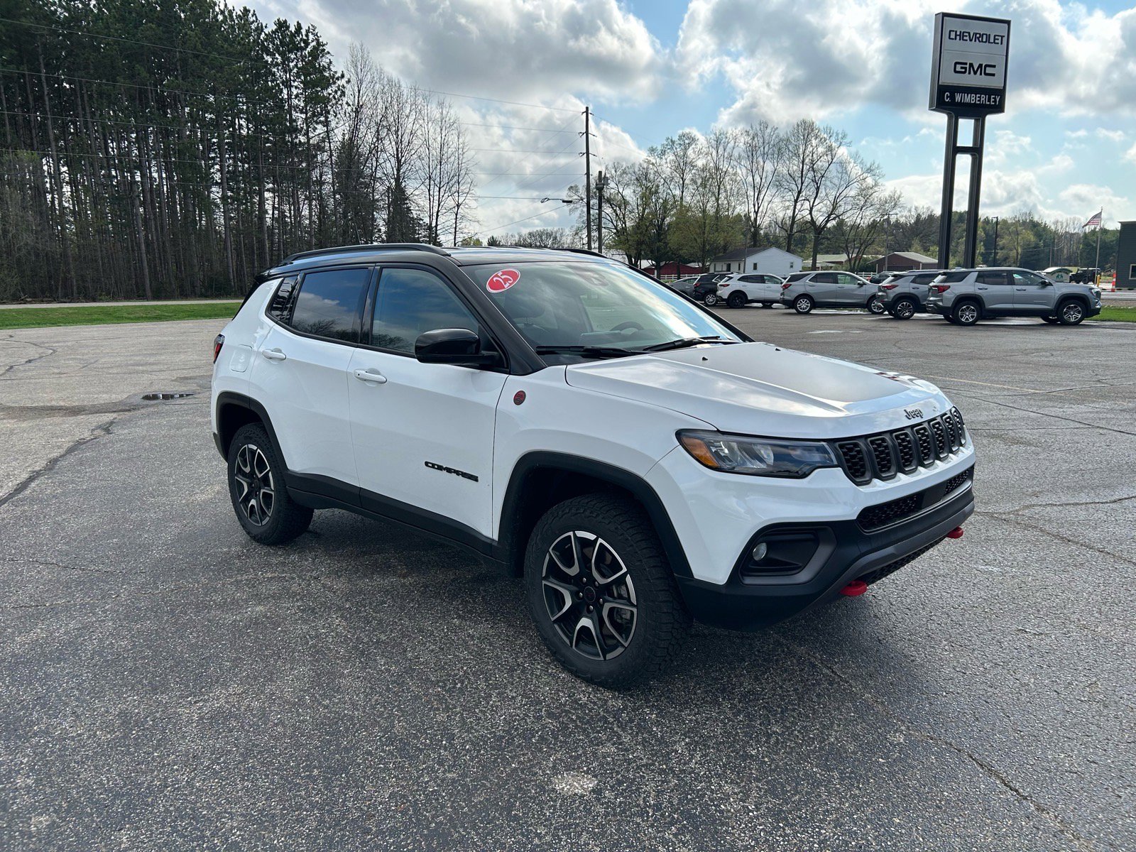 Used 2025 Jeep Compass Trailhawk AWD/4WD image 1