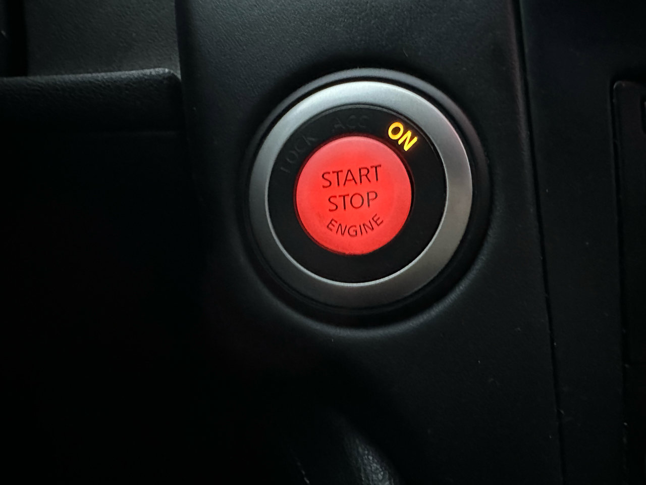 Used 2015 Nissan 370Z Coupe image 34