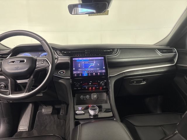 Used 2025 Jeep Grand Cherokee L Limited w/ Black Appearance Package AWD/4WD image 30