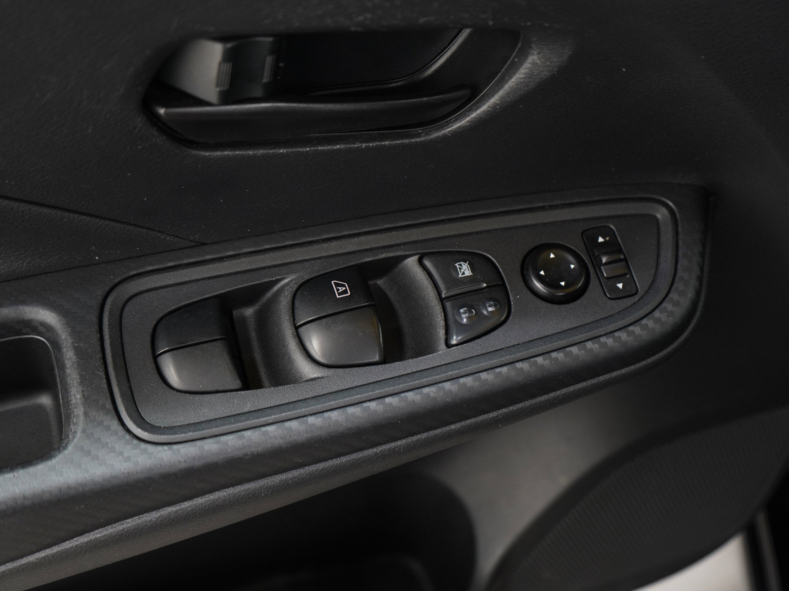Used 2021 Nissan Versa S FWD image 18