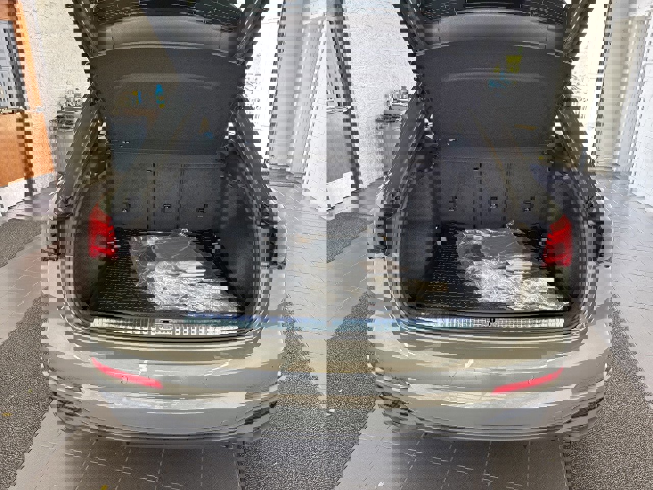 New 2025 Audi Q3 2.0T Premium image 9