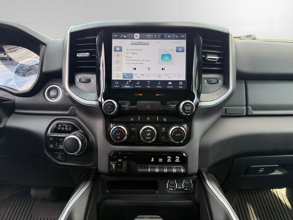 Used 2022 RAM 1500 Big Horn AWD/4WD image 11