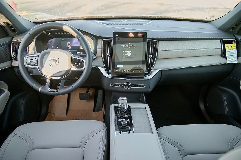 New 2026 Volvo XC90 T8 Plus w/ Protection Package Premier AWD/4WD image 24