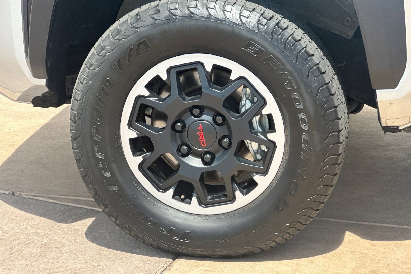 Used 2024 Toyota Tacoma TRD Off-Road AWD/4WD image 32