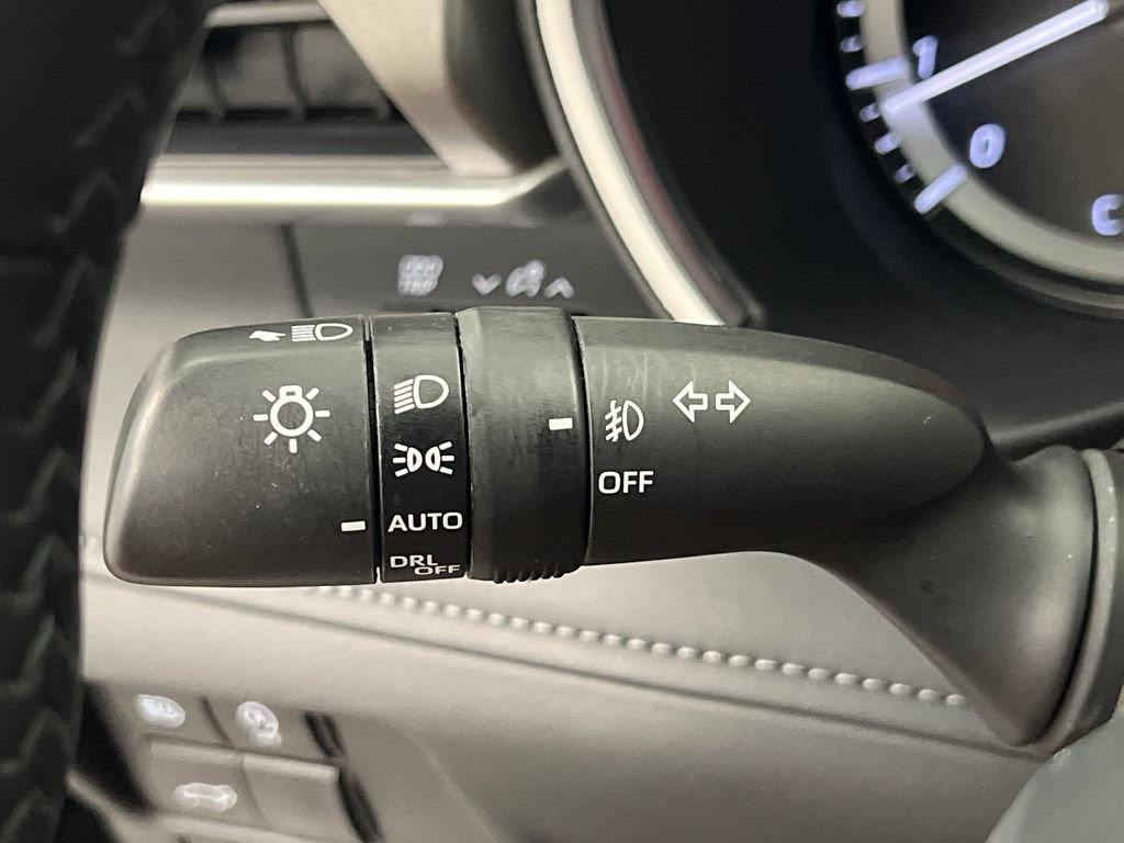 Used 2025 Toyota Highlander XLE FWD image 64