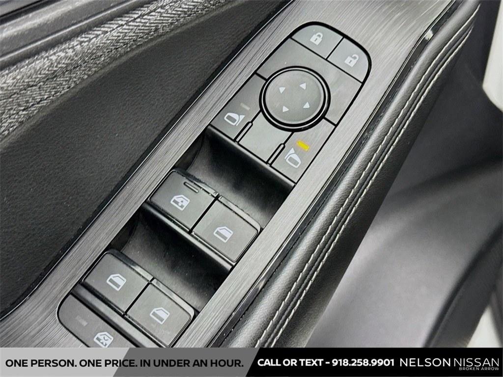 Certified 2023 Nissan Rogue SV image 17