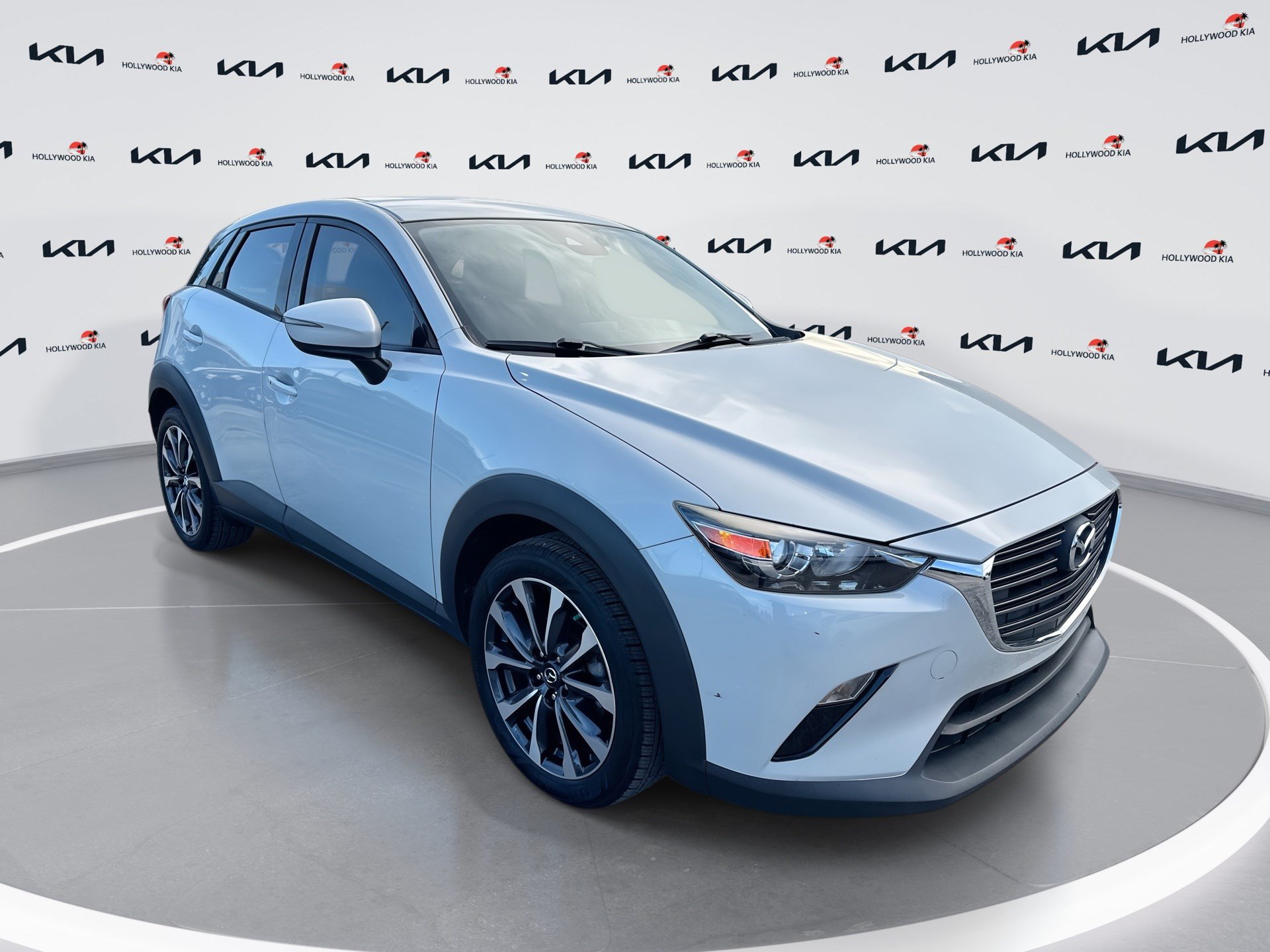 Used 2019 MAZDA CX-3 Touring FWD image 1