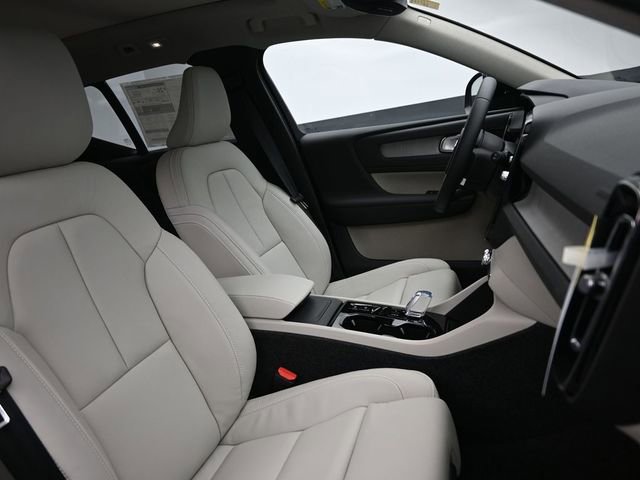 New 2026 Volvo XC40 B5 Ultra w/ Protection Package Premier image 34