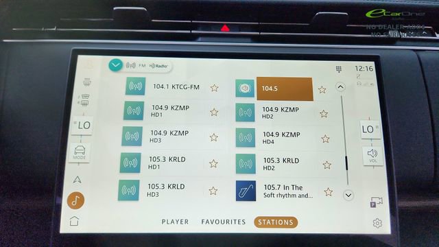 Used 2025 Land Rover Range Rover SE image 45