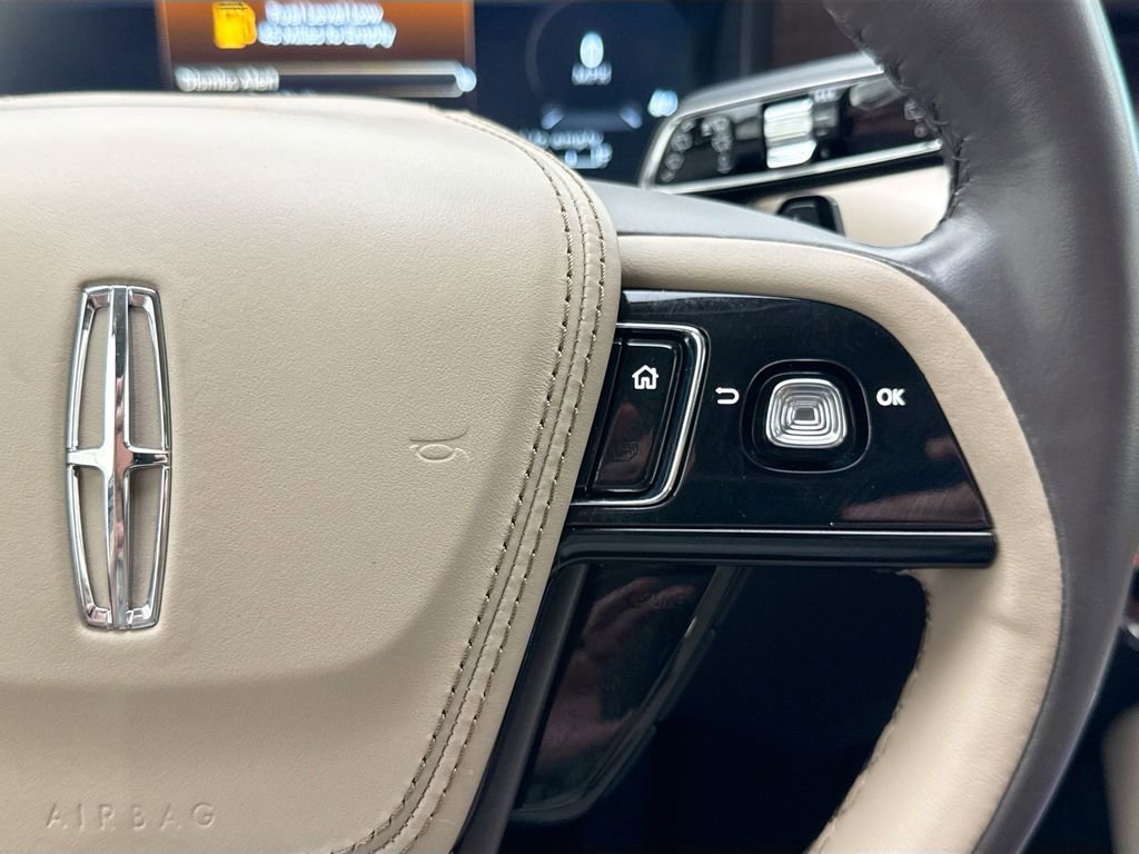 Used 2022 Lincoln Aviator Reserve w/ Elements Package Plus image 12