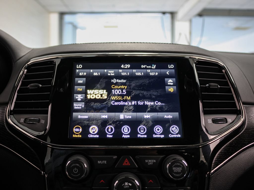 Used 2020 Jeep Grand Cherokee High Altitude AWD/4WD image 15